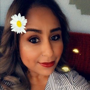 Meet your Posher, Angelica